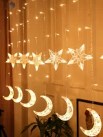 سرب اضاءه نجمة وهلال