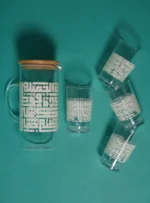 ⁦طقم إبريق زجاجي به 4 أكواب زجاجية بنقش حروف كوفية⁩ - الصورة ⁦3⁩