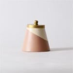 علبة بغطاء متعددة الاستخدام