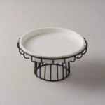 مترد من البورسلين بحامل من المعدن صغير - مافن