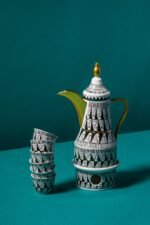 طقم دلة مع فناجين القهوة العربية