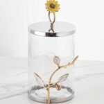 وعاء لحفظ وتقديم الحلويات