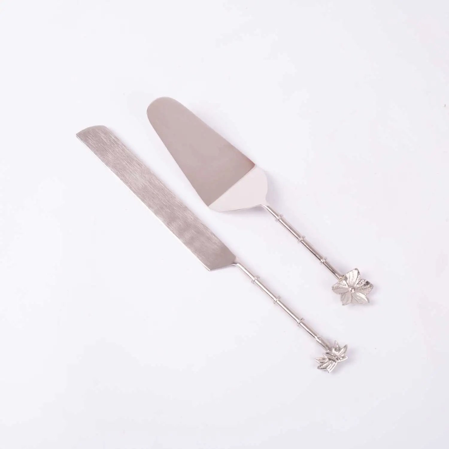 img_1516 طقم تقديم الكيك من رتيلة - الصورة 1