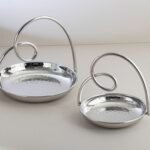 حامل حلويات من مجموعة رقة