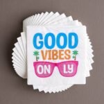 طقم مناديل ورق 30 قطعة بطبعات "غود فايبز" - 33x33 سم