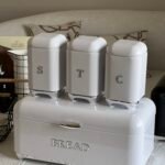 طقم حوافظ لون ابيض