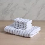 ⁦طقم مناشف يد من القطن البرتغالي بوزن 450 جرام لكل متر مربع 4 قطع - بليس - 30x30 سم⁩ - الصورة ⁦4⁩