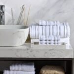 ⁦طقم مناشف يد من القطن البرتغالي بوزن 450 جرام لكل متر مربع 4 قطع - بليس - 30x30 سم⁩ - الصورة ⁦5⁩