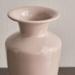 ⁦مزهرية معدنية - إليفيتيد جلوبال لوين - 30 سم⁩ - الصورة ⁦2⁩