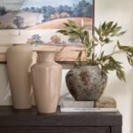 ⁦مزهرية معدنية - إليفيتيد جلوبال لوين - 30 سم⁩ - الصورة ⁦3⁩