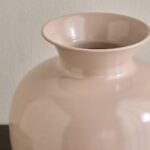 ⁦مزهرية معدنية لوين - ايليفاتد جلوبال - 34 سم⁩ - الصورة ⁦2⁩