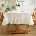 مفرش أبيض مزين بحواف تطريزية-بمقاس 3 متر x140