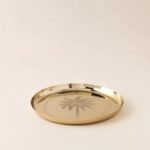 طبق ديكور معدن بنقوش نخلة ذهبي - 25x25 سم