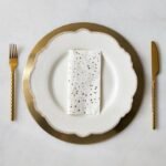 ⁦طقم مناديل سفرة 30 قطعة بتصميم بقع رقائق معدنية- 33x33 سم⁩ - الصورة ⁦3⁩