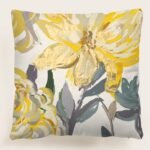 غطاء وسادة مطبوع عليه صورة زهرة