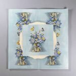 ⁦مناديل مطبوعة بالازهار والفرشات الزرقاء⁩ - الصورة ⁦3⁩