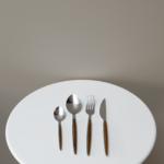 طقم ملاعق بتصميم خشبي