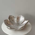 مترد تقديم علي شكل وردة - فضي - الحجم الصغير