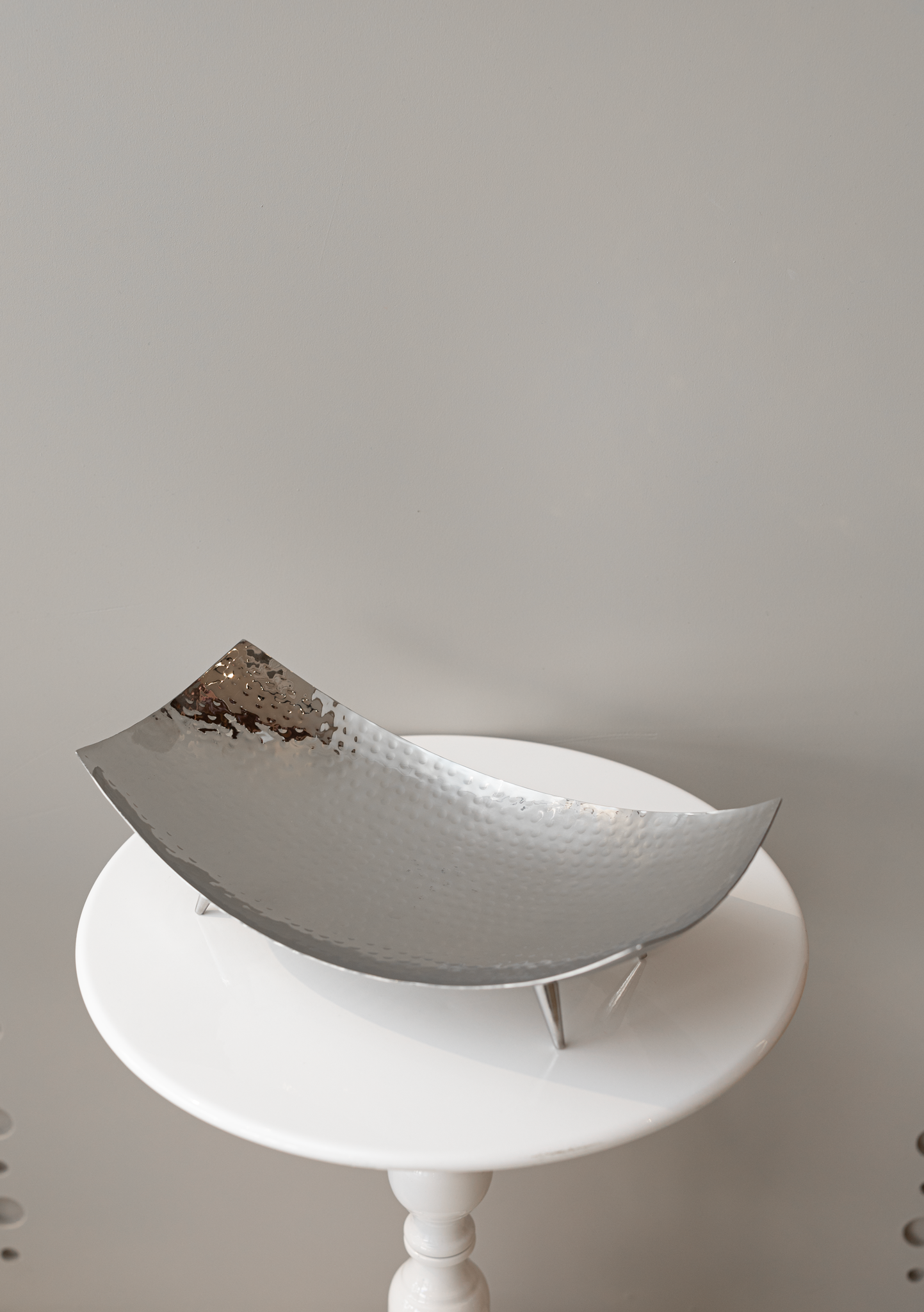 img_8977 مترد بيضاوي معدن مطروق - حجم الصغير - الصورة 1