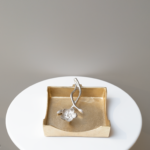 حاملة مناديل بنقش وردة