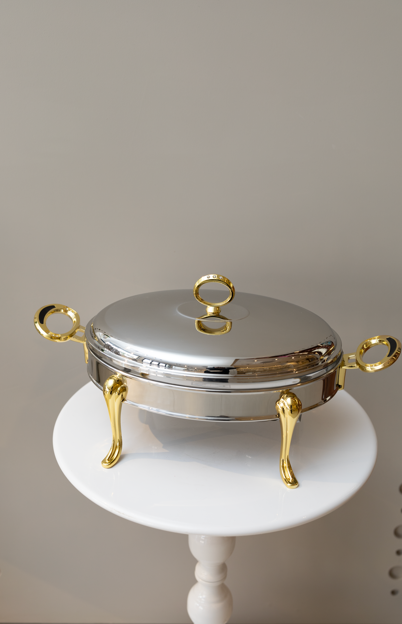 img_0286-2 بوفي تقديم بيضاوي - فضي مقابض ذهبي - الصورة 1