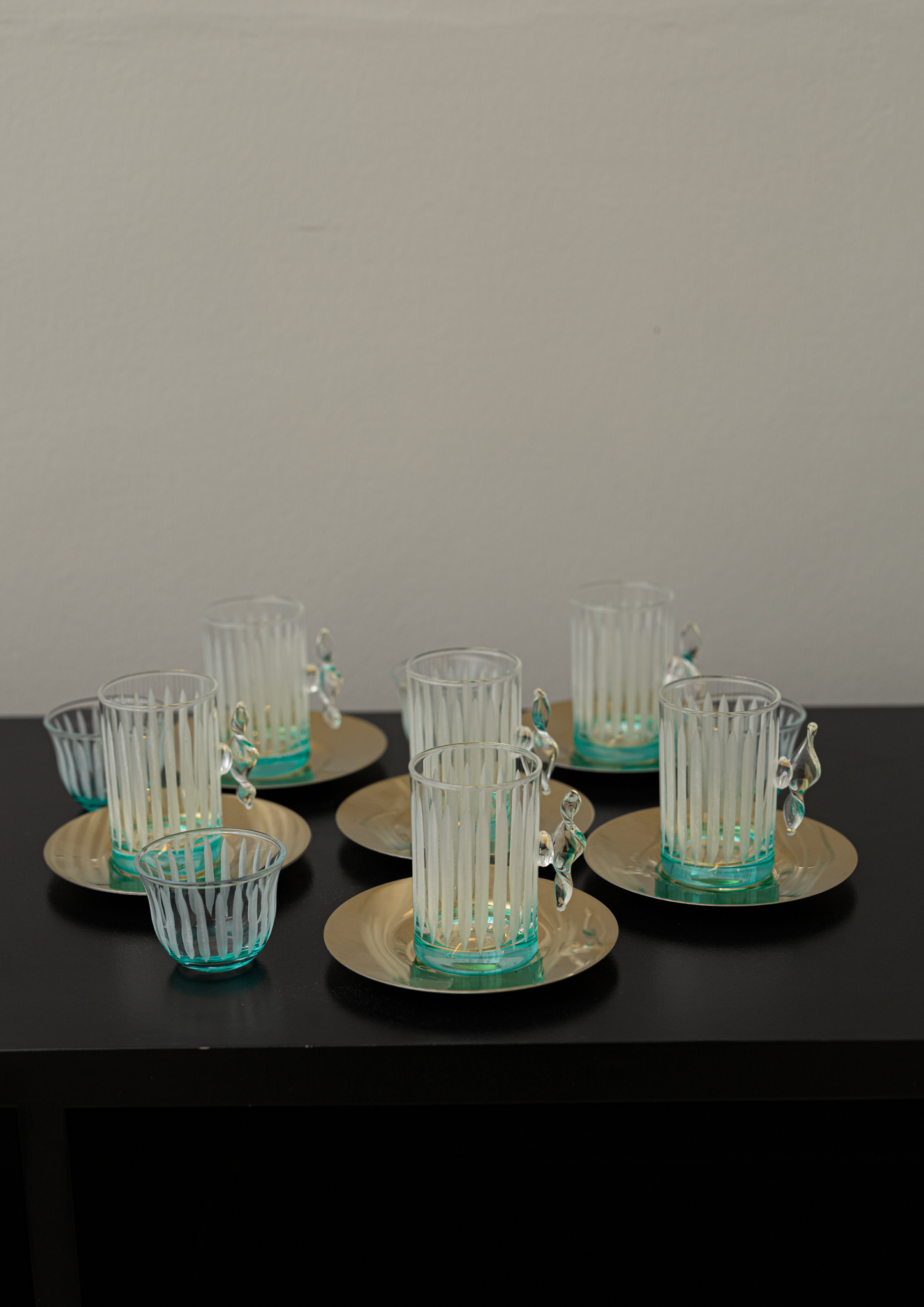 img_0302 طقم 6 كاسات شاي 6 اكواب قهوة بقاعدة تيفاني - الصورة 1