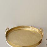 سفرة من المعدن الهندي ذهبي - حجم كبير