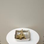 حاملة مناديل معدن هندي - وردة ذهبية