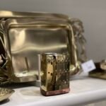 مبخرة دهبية بقاعدة خشبي