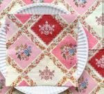 ⁦مناديل 20 قطعة بطبعات زهور متعدد الالوان⁩ - الصورة ⁦2⁩