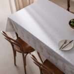 مفرش طاولة قطني من Carel – لون بيج – المقاس 160×160 سم