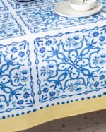 ⁦مفرش طاولة من قماش بولي قطن Ligny - أزرق / بيج - 150 × 200 سم⁩ - الصورة ⁦3⁩