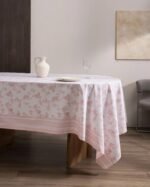 Aurel مفرش طاولة قطني - لون بودرة (وردي فاتح) - 160×160 سم