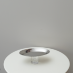 ستاند حلويات فضي قاعدة شفافة - حجم اصغر