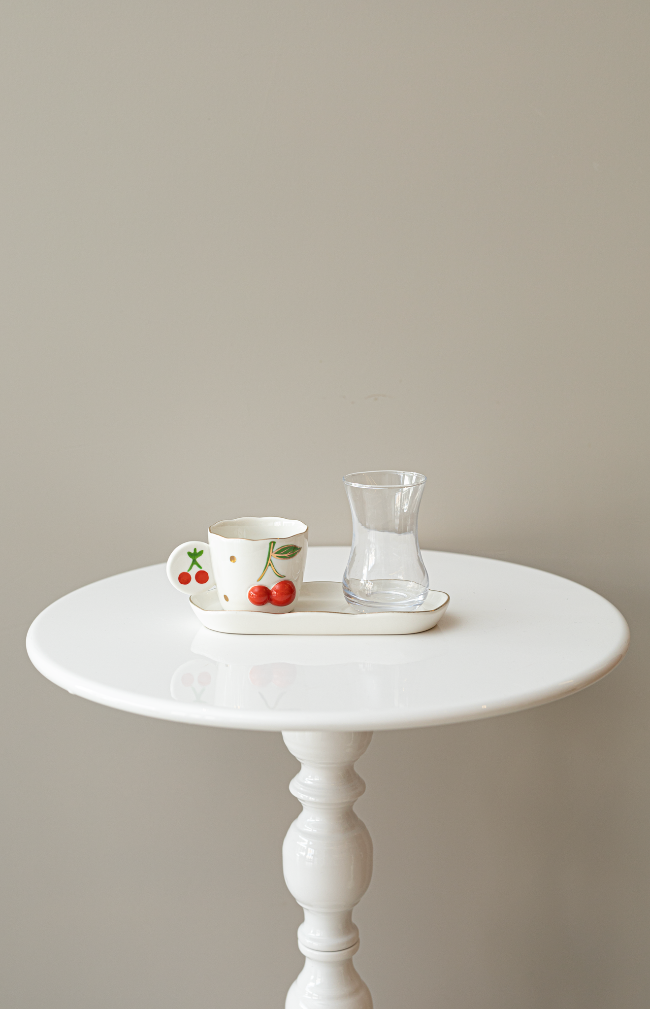 img_1274 فنجان وكاس ماء مع صحن - كرز - الصورة 1