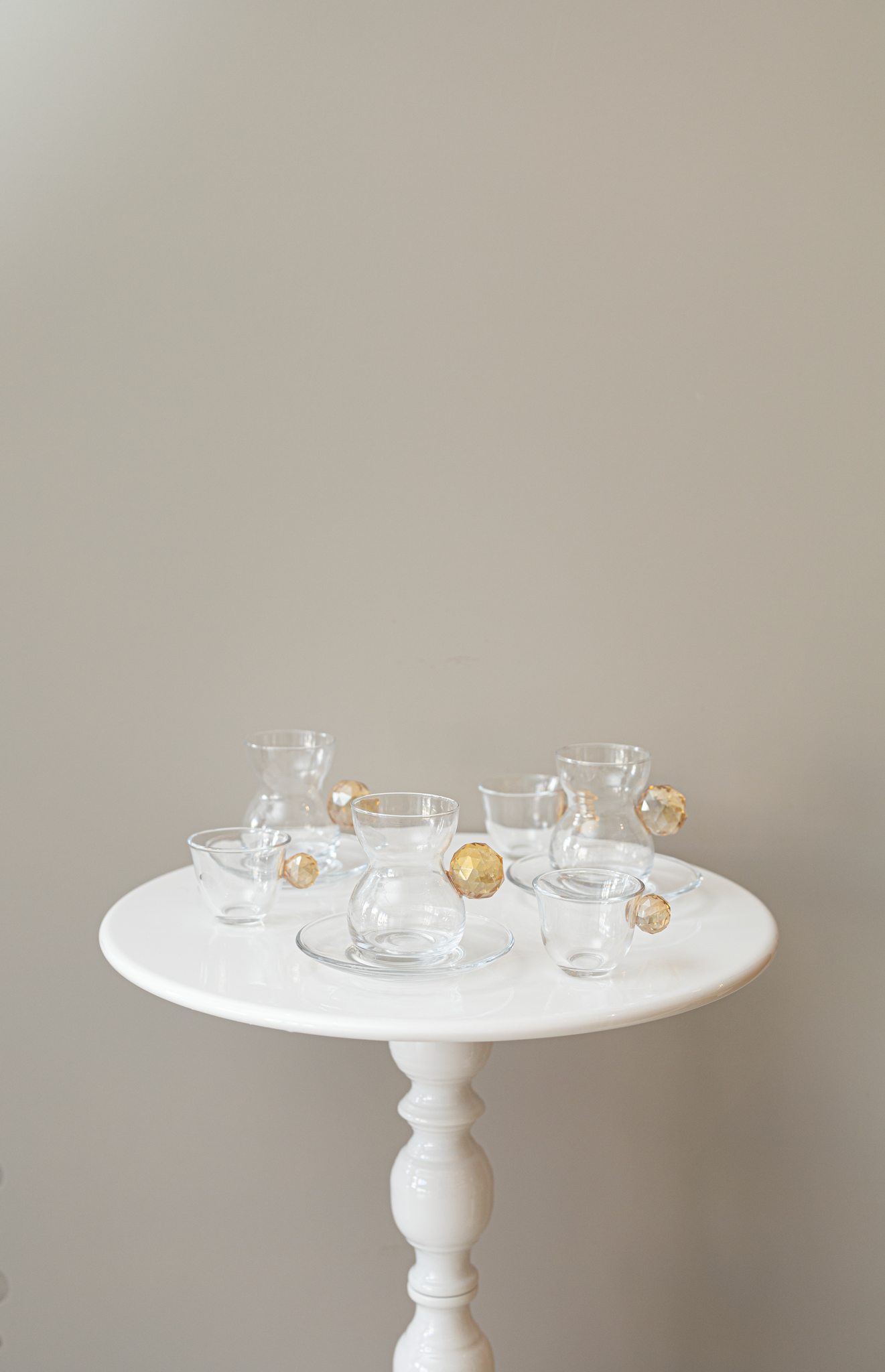 img_1384-3 طقم 6 شاي 6 قهوة مسكة ذهبية - الصورة 1