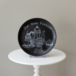 صحن فخار اسود