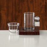 طقم شاي وقهوة 12 قطعة بلمسة فضي غير اللامع والخشب الداكن