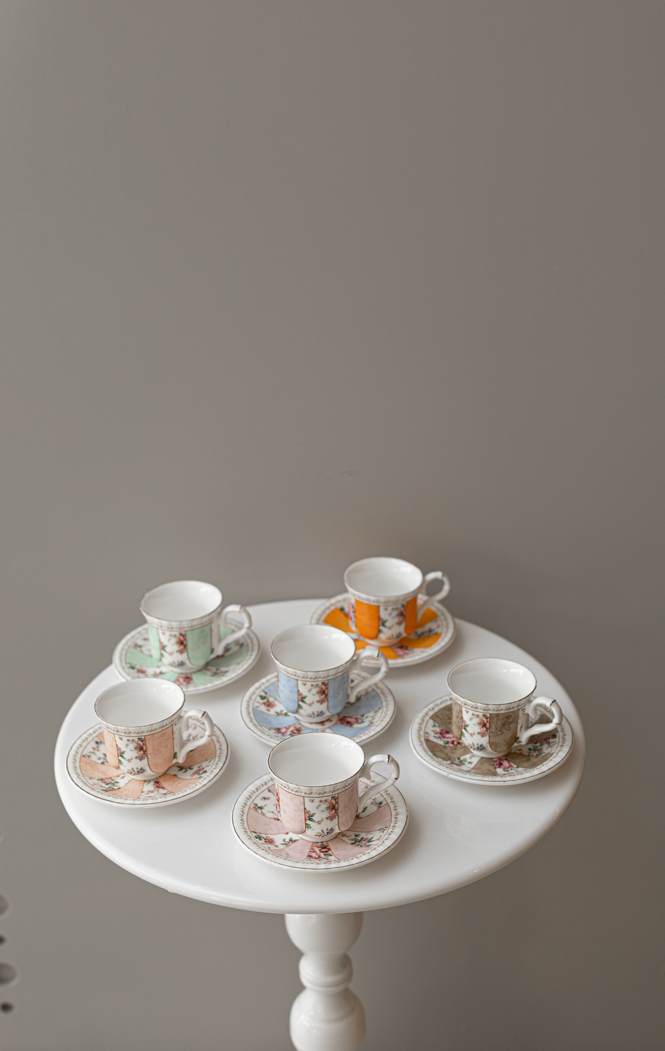 img_1645-8 طقم فناجين 6 قهوة بالالوان مختلفة - الصورة 1