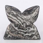 غطاء وسادة مربع من البوليستر الجاكار ذو نمط هندسي أبيض وذهبي وأسود / 45*45