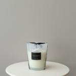 شمعة معطرة - اللون ابيض حجم متوسط