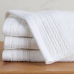 ⁦طقم مناشف صغيرة 4 قطع قطن تركي 600 جرام لكل متر مربع - كريت - 30x30 سم⁩ - الصورة ⁦2⁩